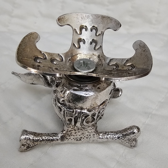 81g, Silvertone Skull Sphere Holder, 5.5x4x4 (approx.), 4cm diameter Holder, New - Picture 3 of 9